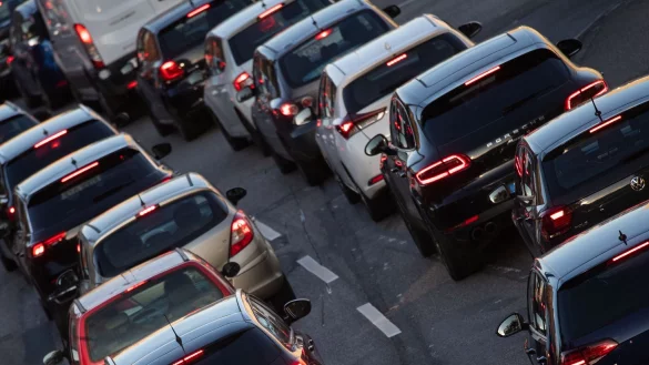 - &copy; Marijan Murat/dpa