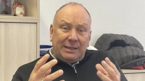 Unternehmer Reinhard Tweer diskutiert im Interview &uuml;ber die Herausforderungen der deutschen Wirtschaft und die notwendigen politischen Ma&szlig;nahmen zur Stabilisierung des Industriestandorts. - &copy; Carsten Heil