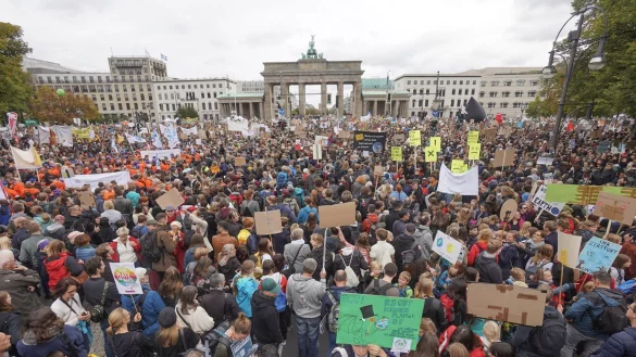 Demonstranten in Berlin - &copy; Foto: J&ouml;rg Carstensen