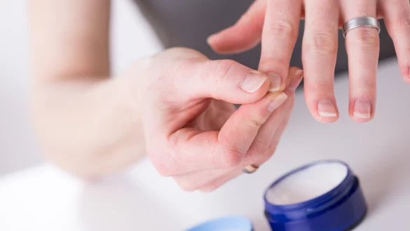 Pflege f&uuml;r Fingern&auml;gel - &copy; Foto: Christin Klose