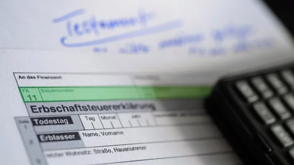 Vererben oder Verschenken? - &copy; Foto: Hans-J&uuml;rgen Wiedl/dpa-Zentralbild/dpa