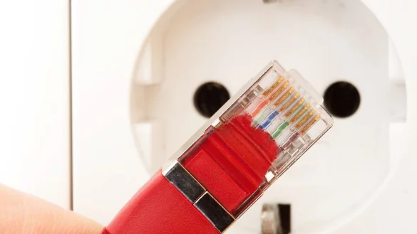 Powerline-Adapter - &copy; Foto: Kai Remmers/dpa-tmn