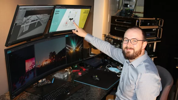 multisenses-Gr&uuml;nder Christoph Grauting erf&uuml;llt als technischer Designer Kundenw&uuml;nsche in Sachen Multimedia. - &copy; Sandra Castrup (LZ)