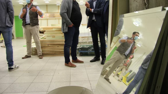 Der Kaiserhof am Langen Steinweg stand lange Zeit leer. Zuletzt war in den Gesch&auml;ftsr&auml;umen eine "Ihr Platz"-Filiale untergebracht. - &copy; Seda Hagemann