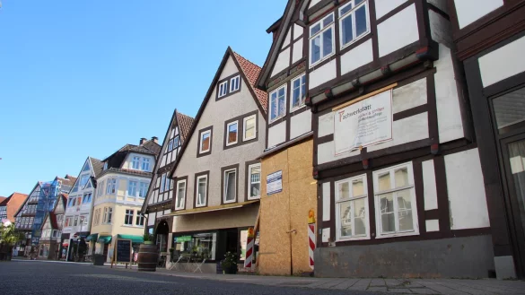 W&auml;hrend eines der Untergeschosse als Ladenlokal genutzt werden soll, wird in den &uuml;brigen Geschossen der H&auml;user 36 und 38 in der Krummen Stra&szlig;e ein Apart-Hotel f&uuml;r Fahrradfahrer eingerichtet. - &copy; Sven Koch