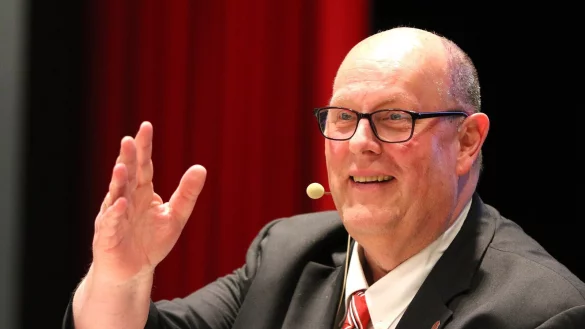 Thomas Emmerich vom SV Werl-Aspe gibt ab sofort die Richtung im Fußball- und Leichtathletikkreis Lemgo vor. - © Oliver König