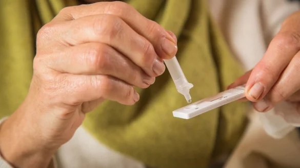 Antigen-Schnelltests - &copy; Foto: Christin Klose/dpa-tmn