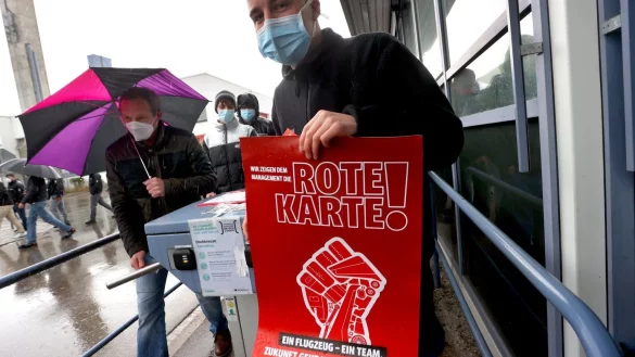 Protestaktion bei Airbus-Tochter Premium Aerotec - &copy; Foto: Karl-Josef Hildenbrand/dpa