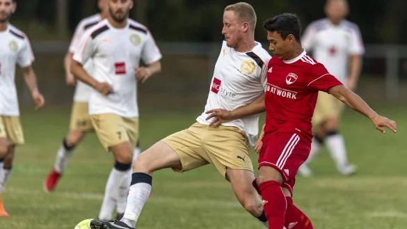 Tr&auml;gt nun den Dress des Blomberger SV: Offensivspieler Jarrit Karaus. - &copy; Egon Penner