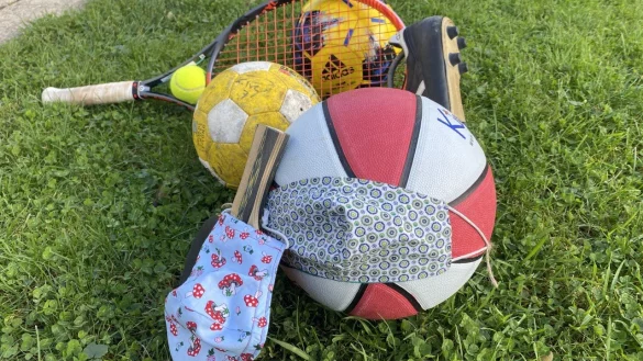 Masken auf dem Basketball und dem Tischtennisschl&auml;ger, Fu&szlig;ball, Handball, Tennis, Futsal &ndash; derzeit geht nichts. - &copy; Sebastian Lucas