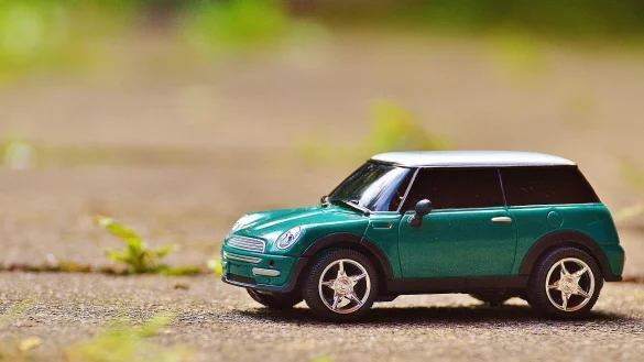 Eine neue Studie zeigt: Vor allem in St&auml;dten kommen viele ohne ein eigenes Fahrzeug aus. Smartphone und Vernetzung haben einen h&ouml;heren Stellenwert. - &copy; Symbolbild: Pixabay