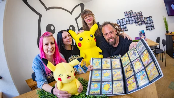 Pikachu ist immer dabei: das Pokémon-Team mit (v.l.) Lena Johanning, Jaqueline Detert, Daniela Wildenhof und Daniel Wildenhof. - © Mike-Dennis Müller