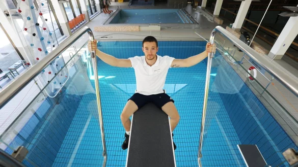 Bademeister in der Corona-Krise - &copy; Foto: Oliver Berg/dpa