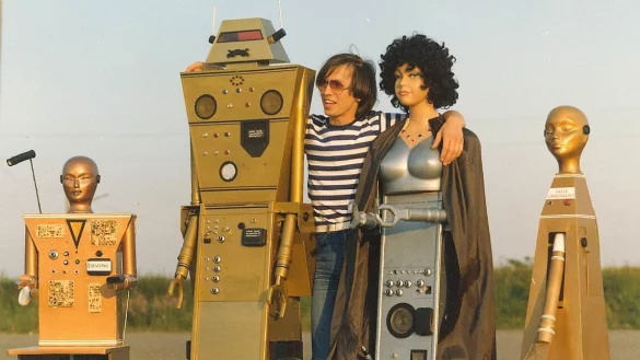 Selbst gebaute Roboter waren in den 70er-Jahren das erste Gesch&auml;ftsfeld, dem sich Prof. Gunther Olesch bereits in jungen Jahren widmete. - &copy; Privatarchiv Olesch