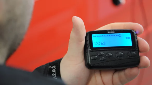 Streitopbjekt: 800 solcher Funkmeldeempf&auml;nger - oder auch Alarmpieper 
genannt - sollen fehlerhaft sein und die Retter zu sp&auml;t oder gar nicht 
alarmieren. - &copy; NW