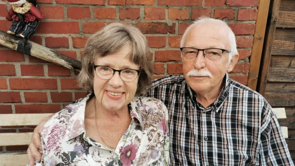 Das Goldhochzeitspaar Ingrid und Heinz Gerhard Sch&ouml;neb&auml;umer. - &copy; Sylvia Frevert