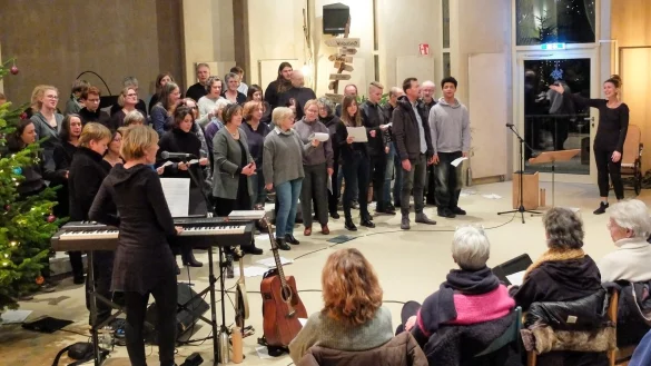 Einen intensiven Workshop erlebten die Teilnehmer des "Chor4U - Projektchor Lippe" in L&uuml;erdissen, der mit einer Auff&uuml;hrung endete. - &copy; R&uuml;diger Grob