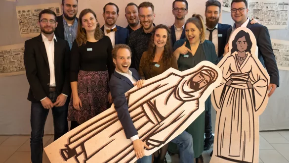 Das Team des Bibel-Projekts hat eine eigene Firma gegründet. - © Simon Tigges