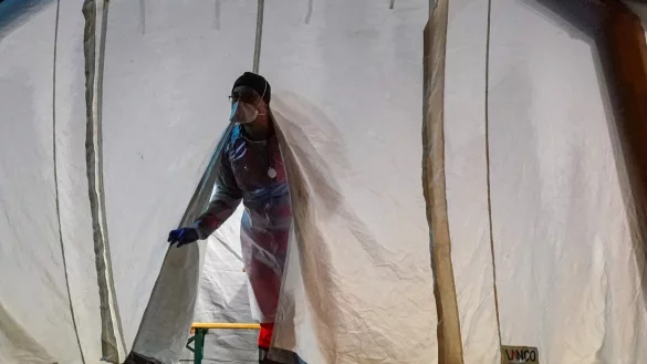 Tests in Halle - &copy; Foto: Peter Endig/dpa-Zentralbild/dpa