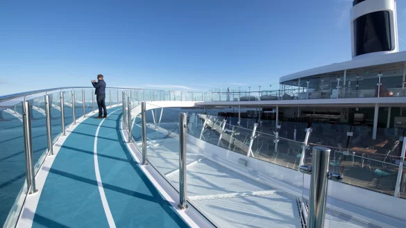 Wer auf Kreuzfahrt gehen will, muss sich testen lassen - &copy; Foto: Andrea Warnecke/dpa-tmn