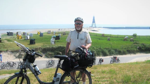 Mister Weser-Radweg an der Kugelbake in Cuxhaven - &copy; G&uuml;nter Schulte