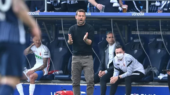 - &copy; David Inderlied/dpa