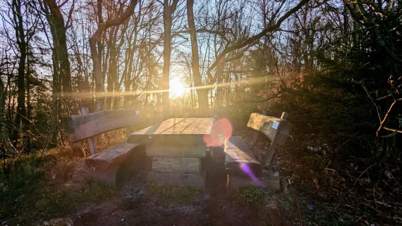 Im Morgengrauen herrscht am Hermann eine beinahe mystische Stimmung. - &copy; Yvonne Glandien