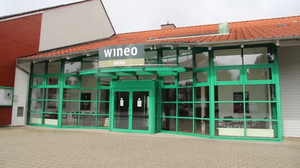 Aus Sicht der Verwaltung m&uuml;sste das Dach der Wineo-Arena erneuert werden. - &copy; Nadine Uphoff