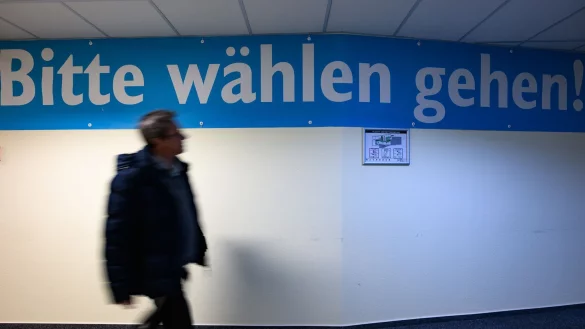 Besonders bei M&auml;nnern und Frauen zeigen sich laut einem Berliner Wahlforscher Unterschiede im Wahlverhalten. - &copy; Patrick Pleul/dpa