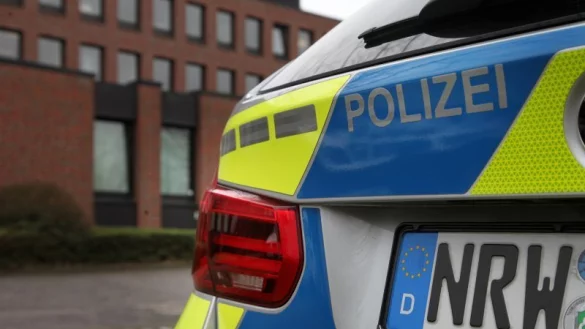 Die Polizei sucht nach unbekannten Schl&auml;gern. - &copy; Bernhard Preu&szlig;