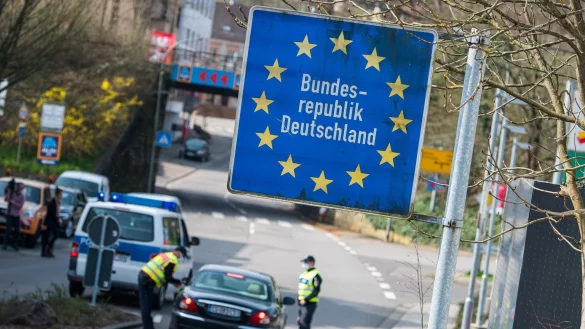 Grenzverkehr - &copy; Foto: Oliver Dietze/dpa