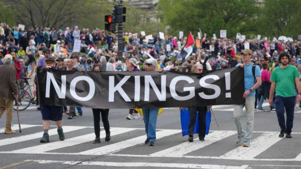 Klare Aussage: Die Demonstranten in Washington wollen keinen amerikanischen K&ouml;nig - &copy; Imago Images