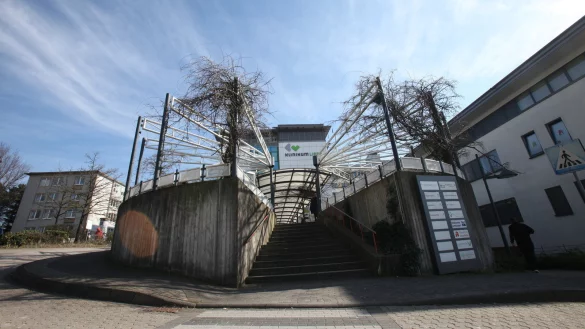 Im Fall des unter Totschlagsverdachts stehenden Oberarztes der Uniklinik Essen will nun auch das Klinikum Lippe als früherer Arbeitgeber dessen Arbeit überprüfen. - © Archivfoto: Vera Gerstendorf-Welle