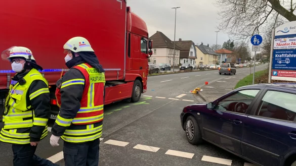 Der Fahrradfahrer wurde bei dem Unfall mit dem LKW lebensgef&auml;hrlich verletzt.&nbsp; - &copy; Freiwillige Feuerwehr Bad Salzuflen