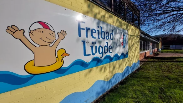Auch in der kommenden Saison zahlen Erwachsene drei und Kinder einen Euro Eintritt in die Freib&auml;der L&uuml;gder und Elbrinxen. - &copy; Michaela Wei&szlig;e