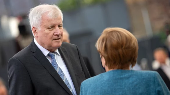 Im Gespr&auml;ch - &copy; Foto: Bernd von Jutrczenka/dpa Pool/dpa