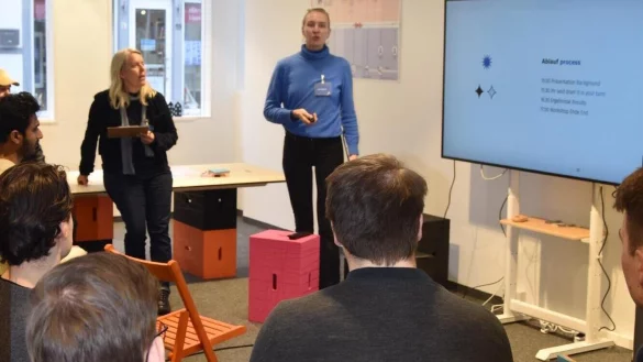 Studenten diskutieren darüber, wie die Lemgoer City für sie attraktiver werden kann. - © Stadt Lemgo/Planungsgruppe Stadtbüro