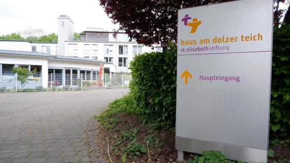 Kein Zutritt f&uuml;r Angeh&ouml;rige: Derzeit steht das Haus am Dolzer Teich unter Quarant&auml;ne, bis s&auml;mtliche Tests bei den Mitarbeitern und Bewohnern ausgewertet sind. Bisher waren alle negativ. - &copy; Lorraine Brinkmann