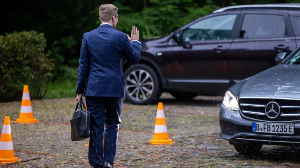 R&uuml;ckzug - &copy; Foto: Jens B&uuml;ttner/dpa-Zentralbild/dpa