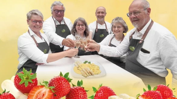 Die Lippischen Land-Wirte öffnen ihre Biergärten und laden ein zum saisonalen Genuss mit Spargel und Erdbeeren. - © Andreas Barnekow;AdobeStock/Montage: Daniel Bobe