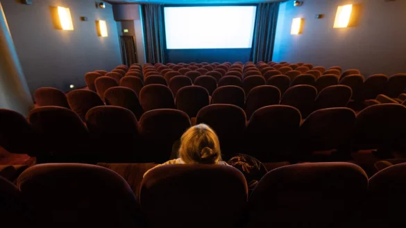 Kino - &copy; Foto: Julian Stratenschulte/dpa