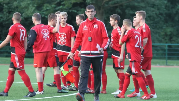Erfolgreich: Trainer Thorsten Schmiech und TuRa Heiden. - &copy; Sebastian Lucas