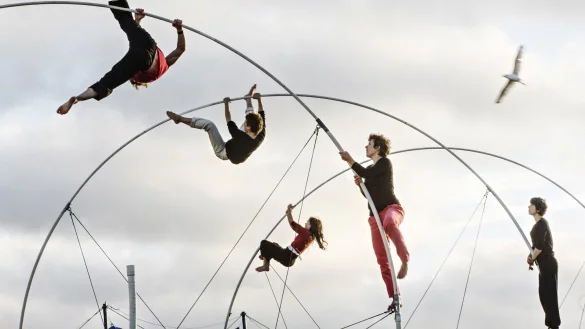 Die Gruppe La Spire bietet sehenswerte Artistik. - &copy; Jean-Louis Fernandez