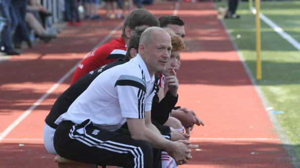 Sa&szlig; bis Oktober 2015 beim TuS Lipperreihe auf der Bank: Uwe Hohnhold. - &copy; Sebastian Lucas