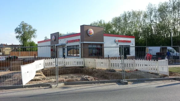 Es sieht zwar noch nach Baustelle aus, aber die Er&ouml;ffnung des Burger King steht kurz bevor. - &copy; Marlen Grote