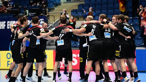 - &copy; Marijan Murat/dpa