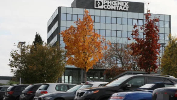 Zieht jeden Tag Tausende Pendler in die Kleinstadt: Phoenix Contact ist einer der gr&ouml;&szlig;ten Arbeitgeber im Kreis Lippe.&nbsp; - &copy; Jan-Hendrik Gerdener