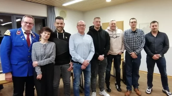 Michael Kuhlemann, Sabine Köller, Philipp Hartmann, Dirk
Brinkmeier, Robin Kuhlmann, Dietmar Krüger, Oliver Felscher, Björn Topp stehen an der Spitze des Zieglerverein Bega. - © Zieglerverein Bega