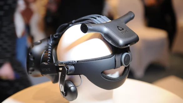 HTC Vive - &copy; Foto: Andrej Sokolow/dpa