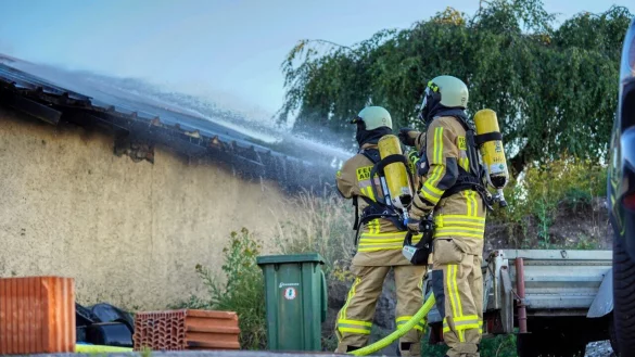 Rund 40 Feuerwehrleute waren am Montagabend im Einsatz. - © Freitag-TV